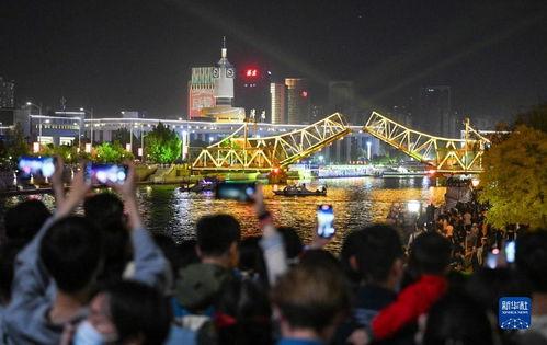 天津解放桥开启图片,见证津城交通枢纽的灵动风采