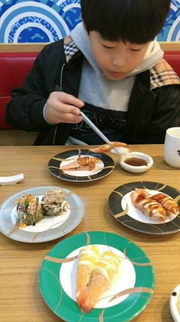 吃韩国寿司,传统与现代的完美融合