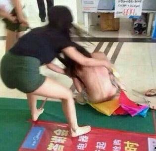 日本女人被扒衣,社会伦理与法律的双重拷问