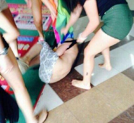 日本女人被扒衣,社会伦理与法律的双重拷问