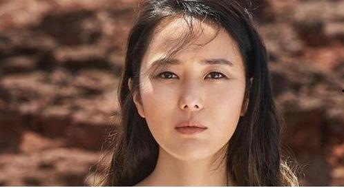 韩国电影主人公叫秀娜,逆境绽放的青春传奇
