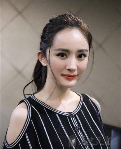 杨幂图片写真,光影交织下的美丽演绎