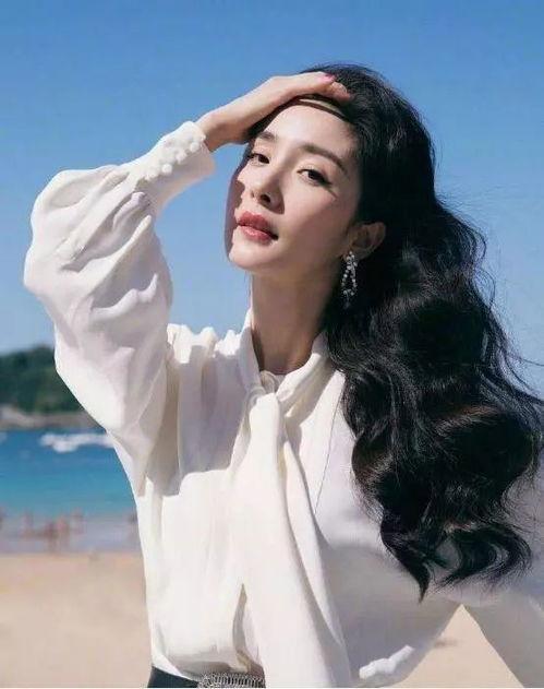 杨幂图片写真,光影交织下的美丽演绎