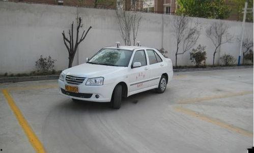 科二练车视频,新手学员的实战攻略与技巧解析