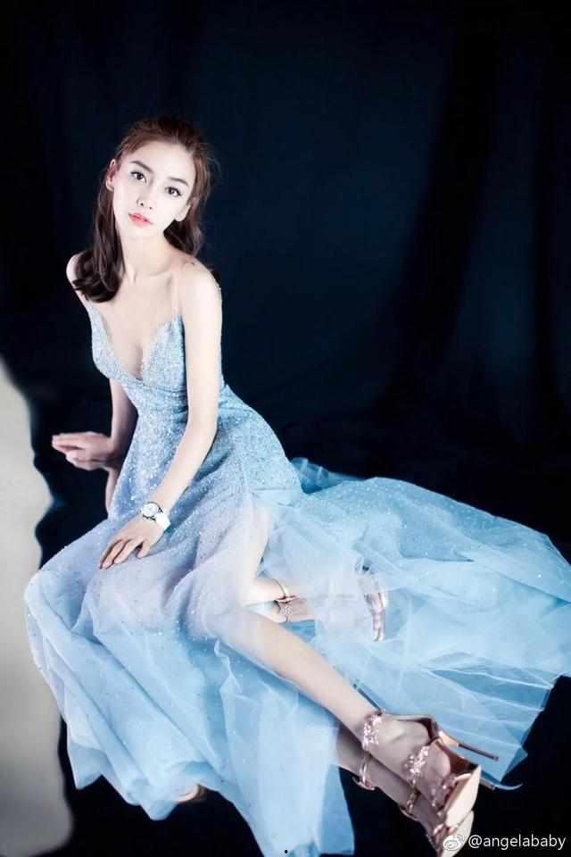 杨颖在日本的黑历史图,揭秘明星背后的争议瞬间