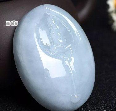 糯冰种翡翠图片,温润如玉，晶莹剔透的天然珍宝