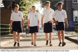 穿裙子的男生图片,穿裙子的男生展现独特风采