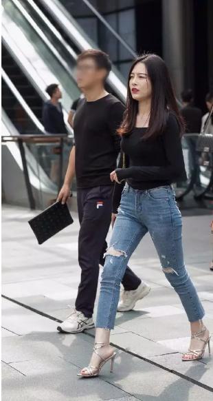 美女穿牛仔裤图片大全