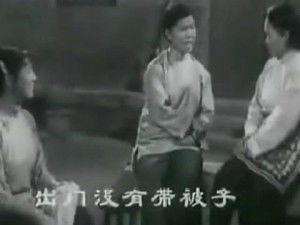 亲家母你坐下原唱视频,温情演绎引发共鸣，家庭和谐画面感人至深
